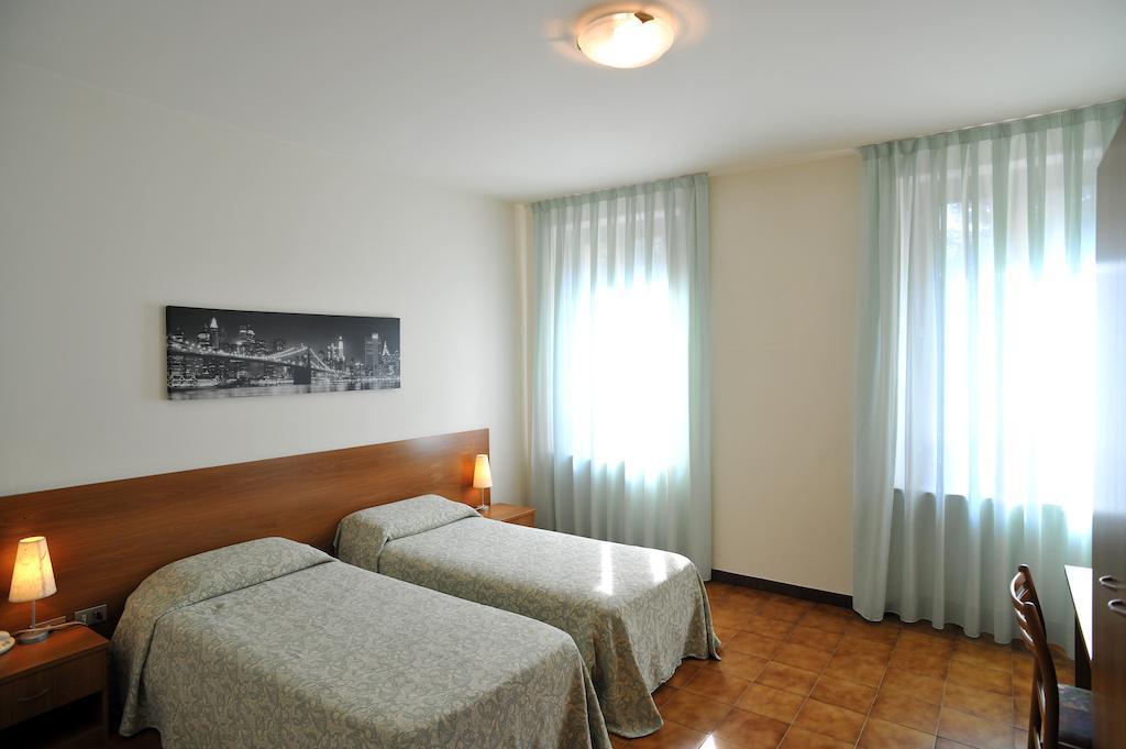 Albergo Croce D'Oro Dolcè Cameră foto